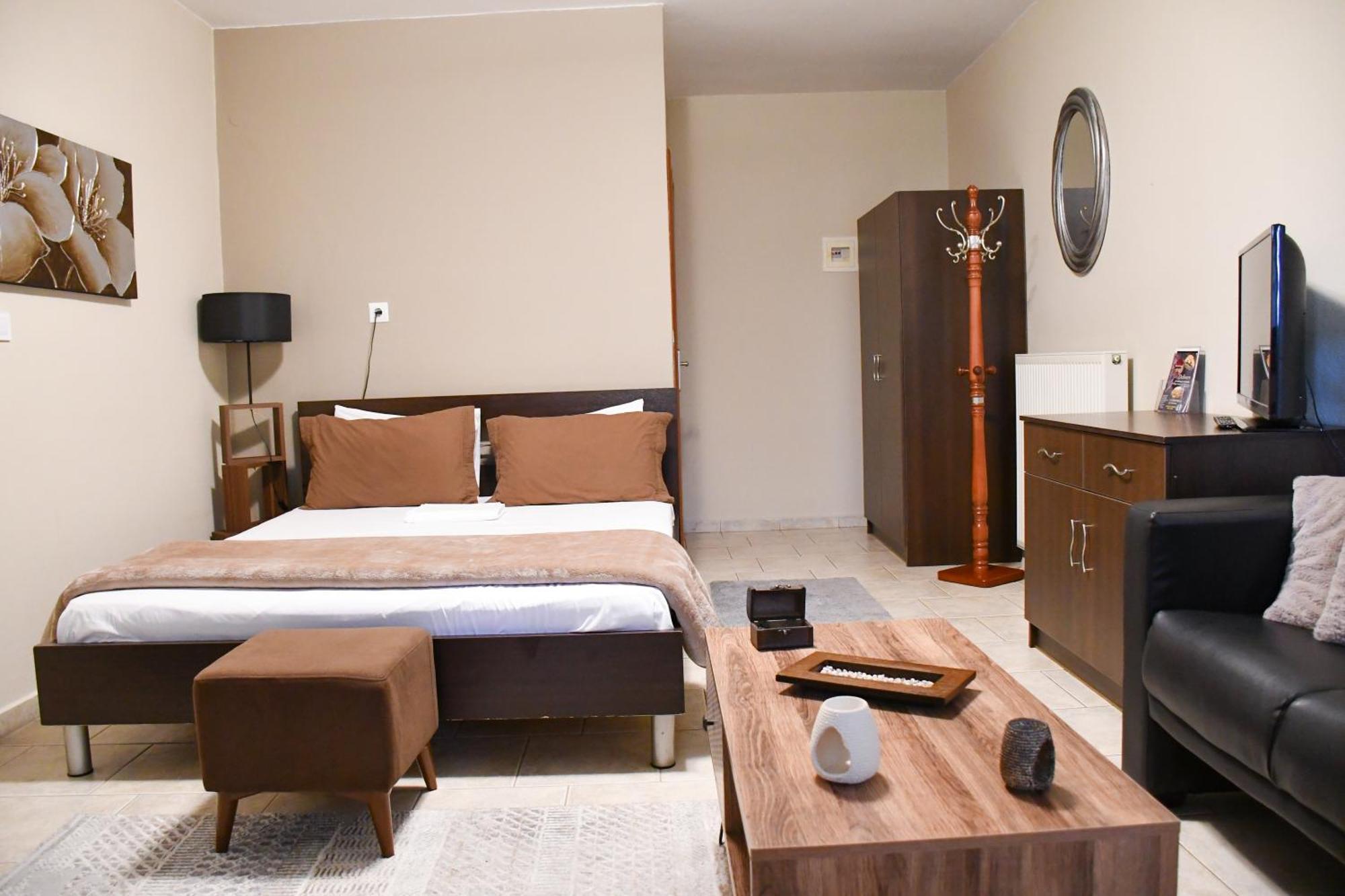Toula Rooms Ángistron Dış mekan fotoğraf
