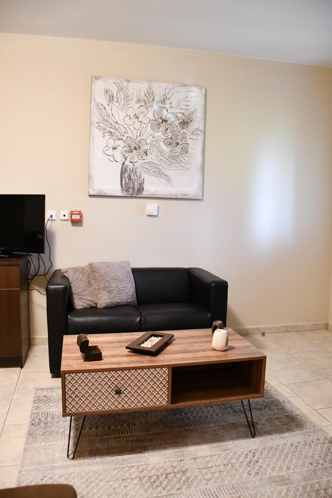 Toula Rooms Ángistron Dış mekan fotoğraf