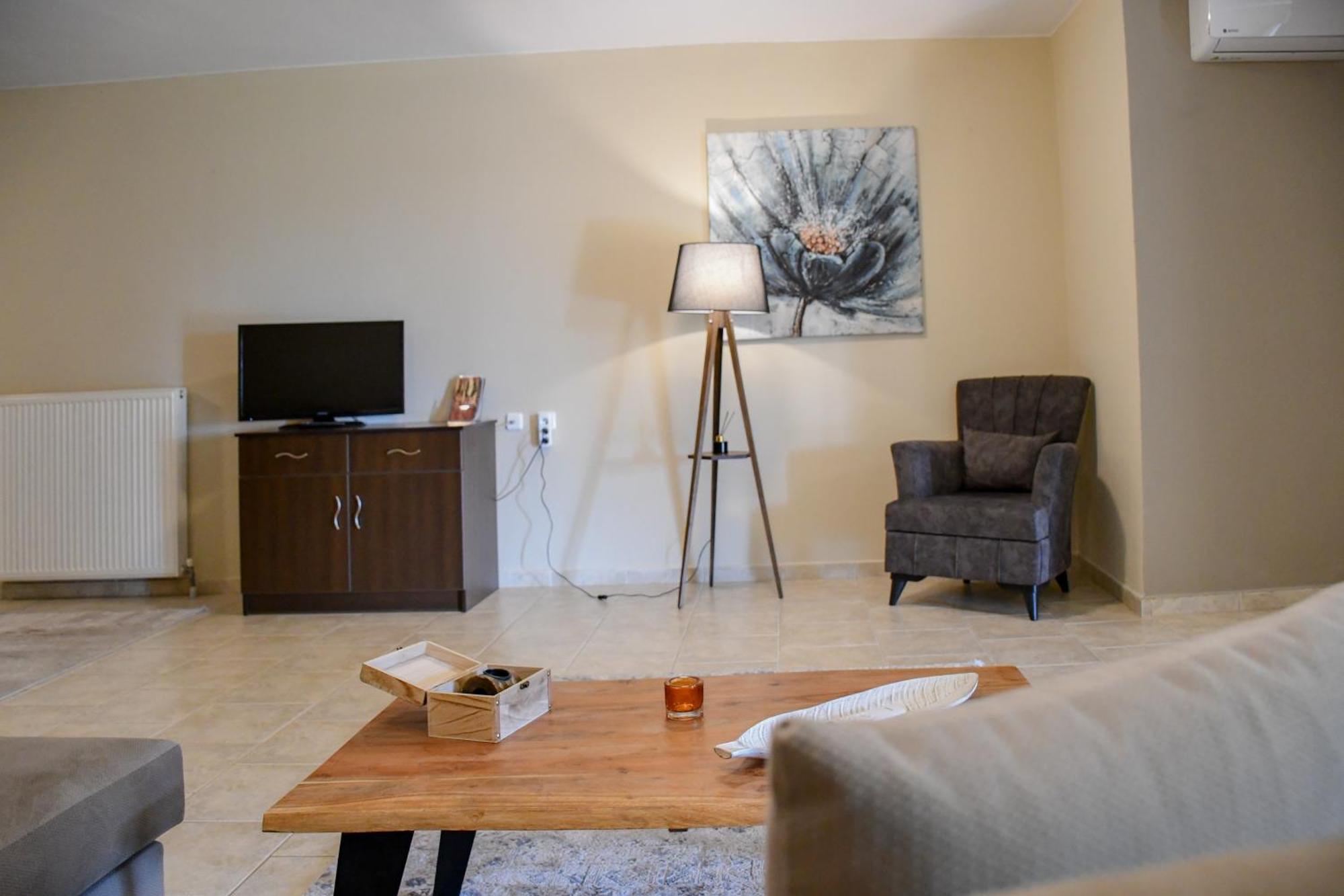 Toula Rooms Ángistron Dış mekan fotoğraf
