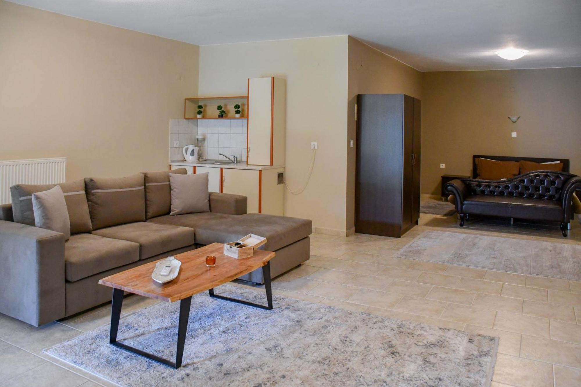 Toula Rooms Ángistron Dış mekan fotoğraf